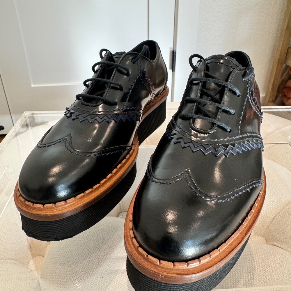 Tod’s Black Leather Platform Brogues – Size 38 (New)